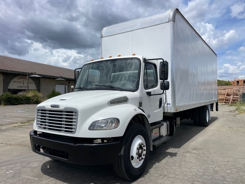2019 Freightliner M2 106 26 ft Box Truck – 264,239 mi