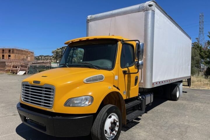 2019 Freightliner M2 106 24 ft Box Truck