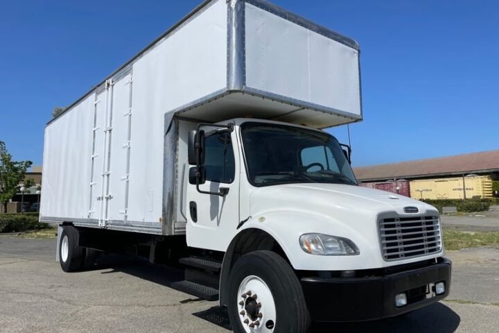 2017 Freightliner M2 106 26 ft Box Truck