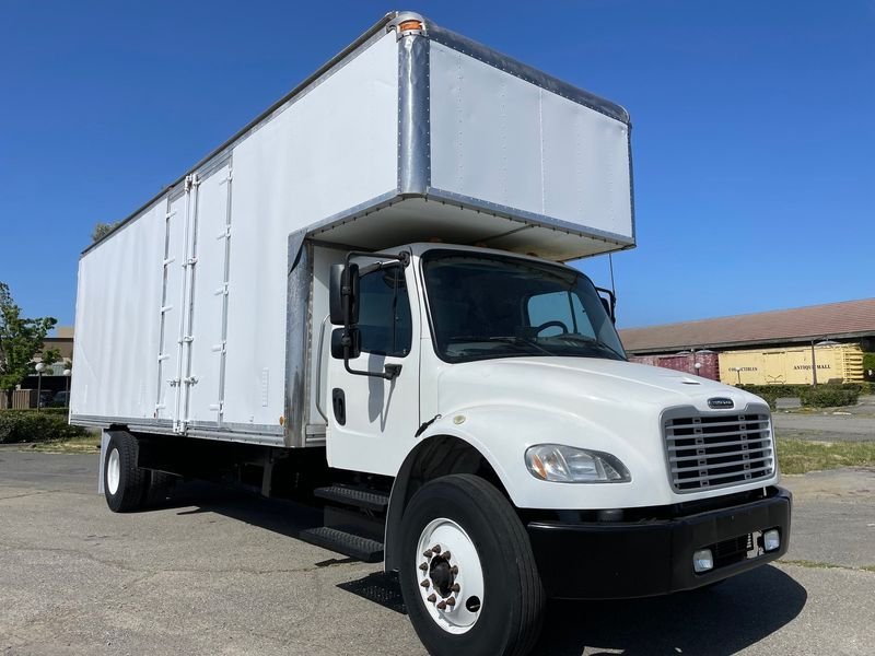 2017 Freightliner M2 106 26 ft Box Truck