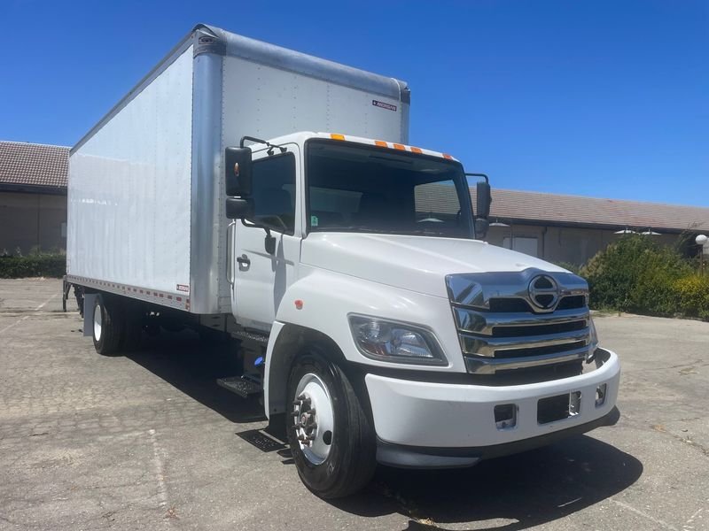2023 Hino L6 26 ft Box Truck