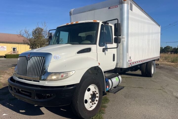 2017 International Durastar 4300 Box Truck