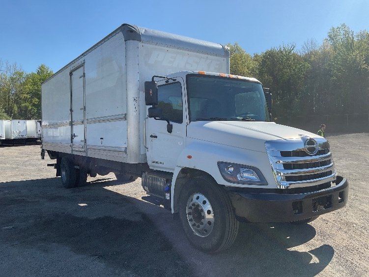 2019 Hino 268A 26 ft Box Truck