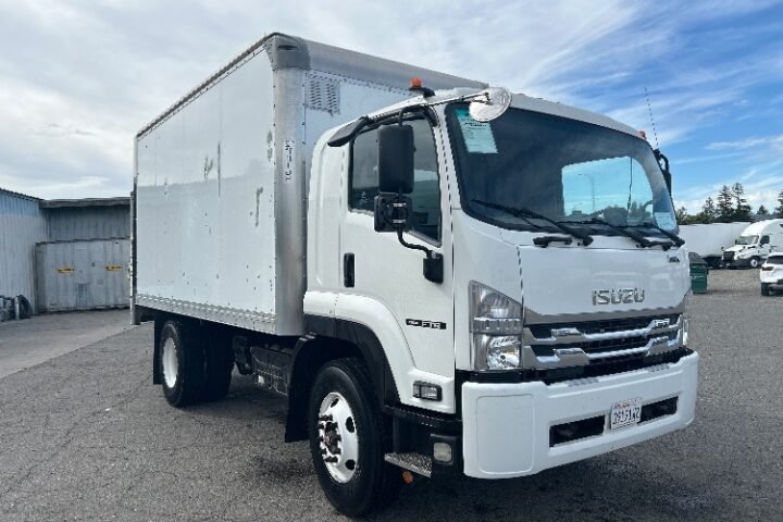 2020 Isuzu FTR Box Truck