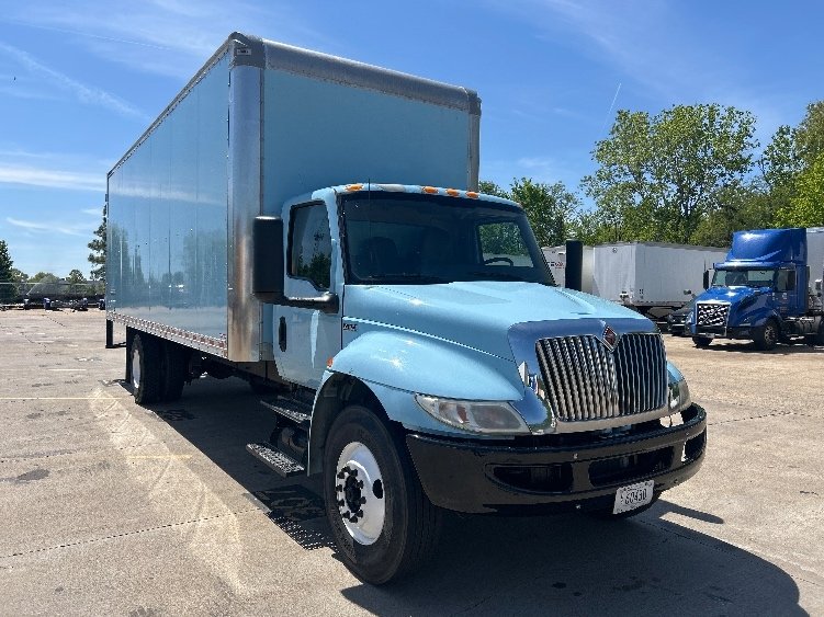 2020 International MV Box Truck