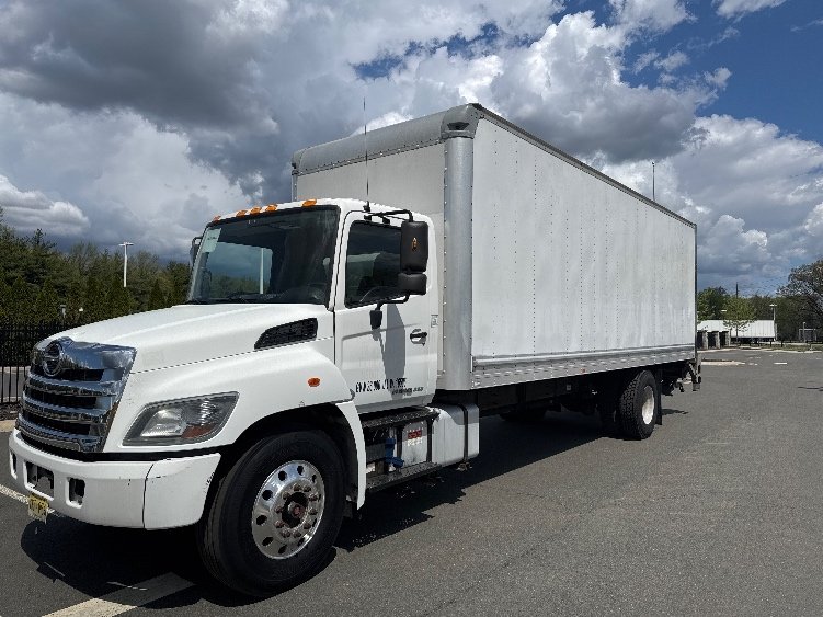 2018 Hino 268A 26 ft Box Truck