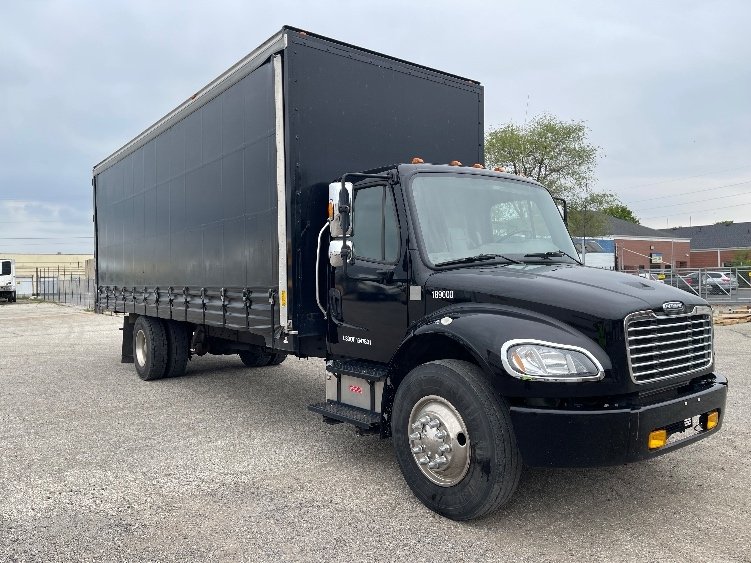 2018 Freightliner M2 106 26 ft Box Truck