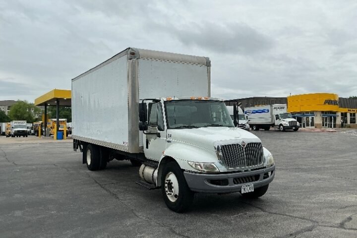 2014 International Durastar 4300 Box Truck