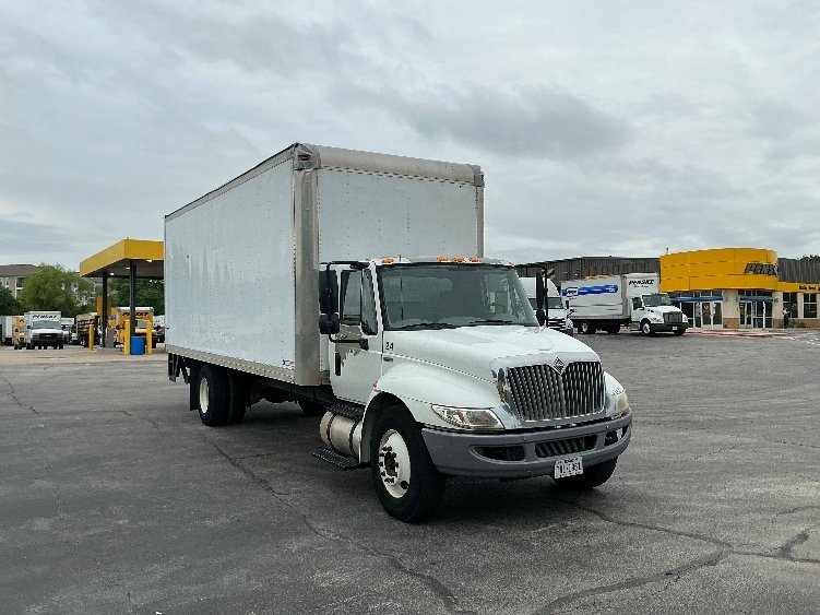 2014 International Durastar 4300 Box Truck