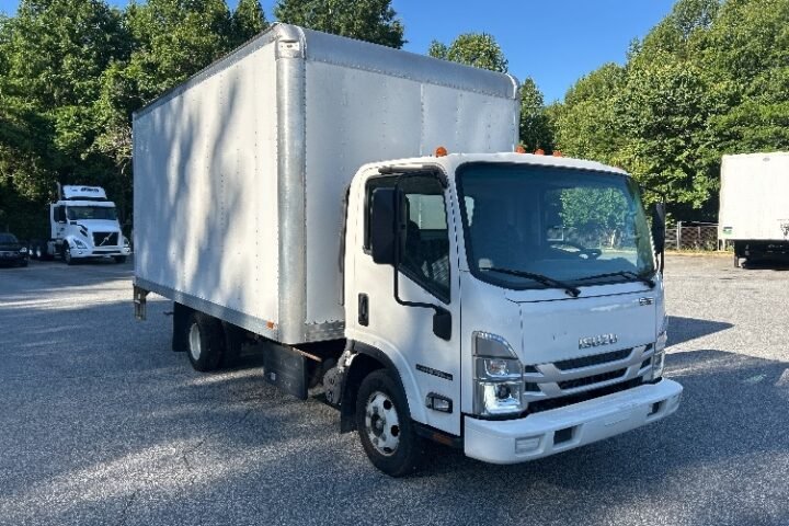 2022 Isuzu NPR-HD Box Truck