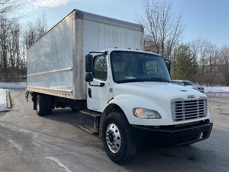 2019 Freightliner M2 106 26 ft Box Truck