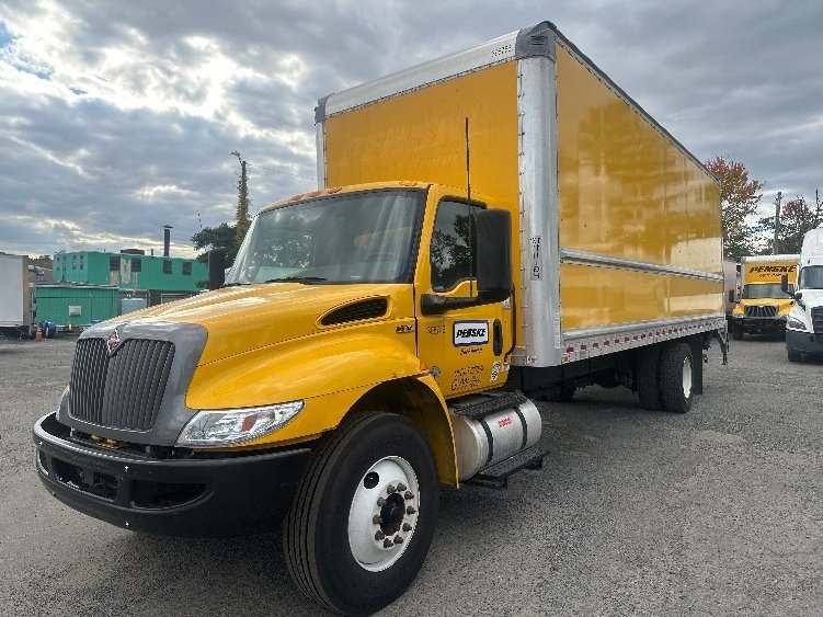 2022 International MV Box Truck