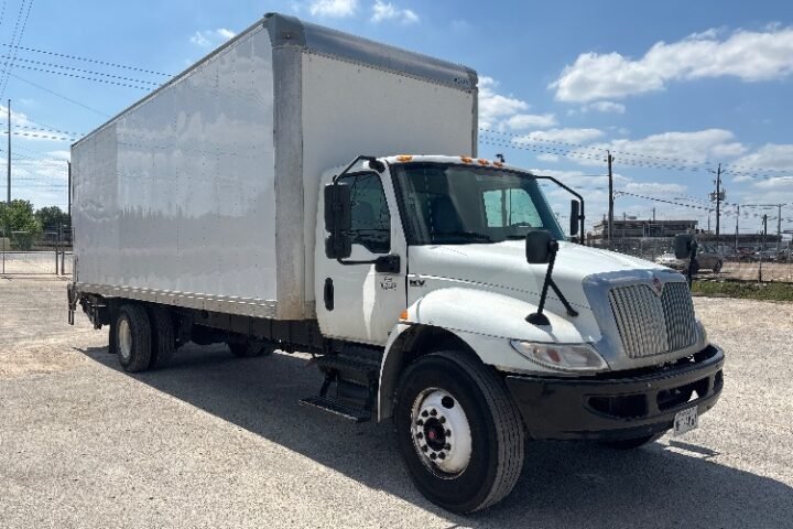 2020 International MV Box Truck