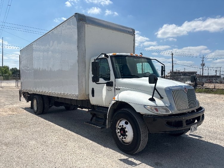 2020 International MV Box Truck
