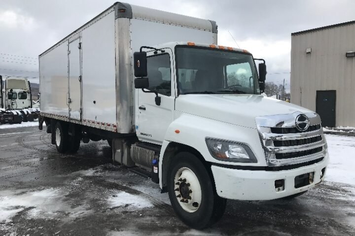 2016 Hino 268A Box Truck