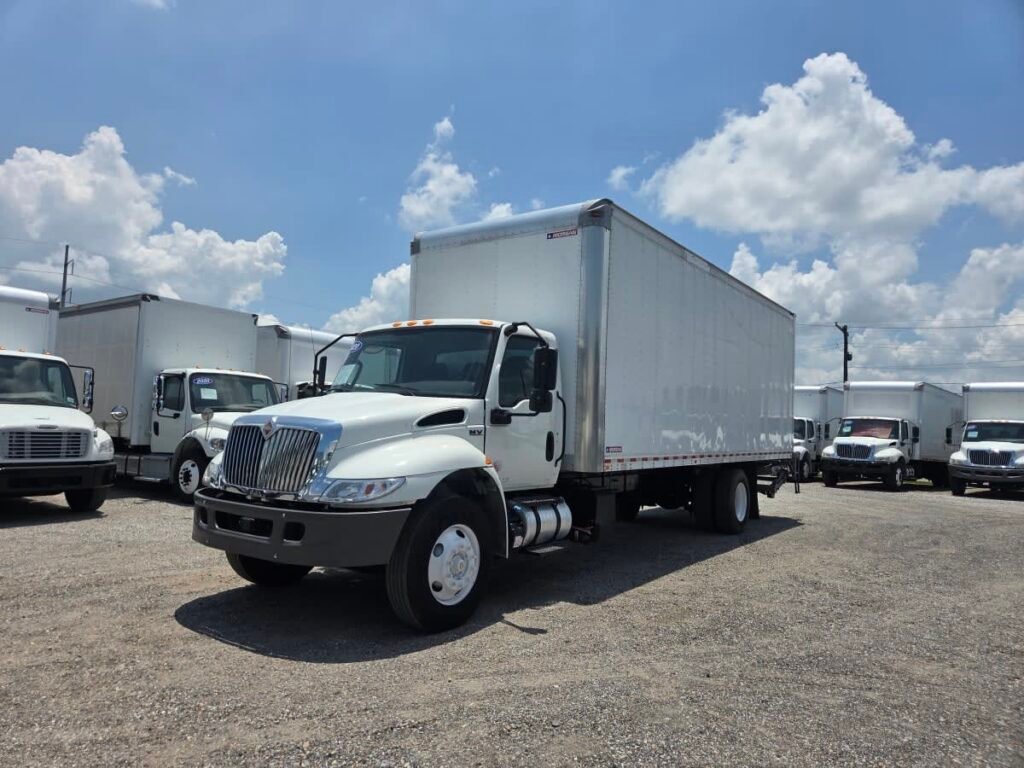 2020 International MV Box Truck