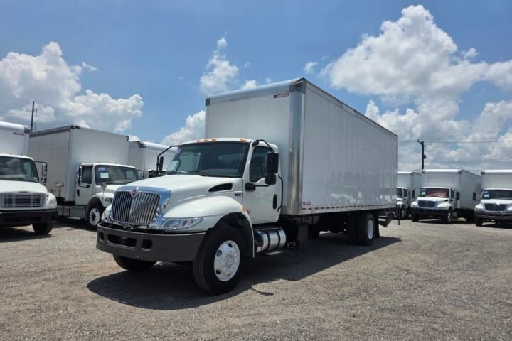 2020 International MV Box Truck