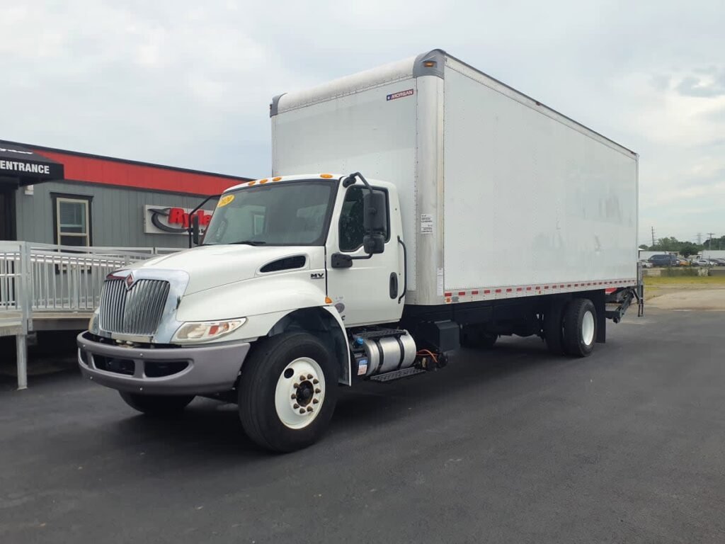 2020 International MV Box Truck