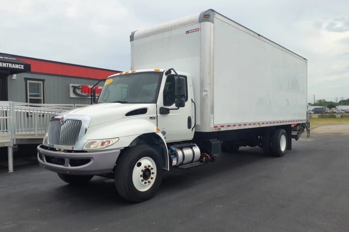 2020 International MV Box Truck