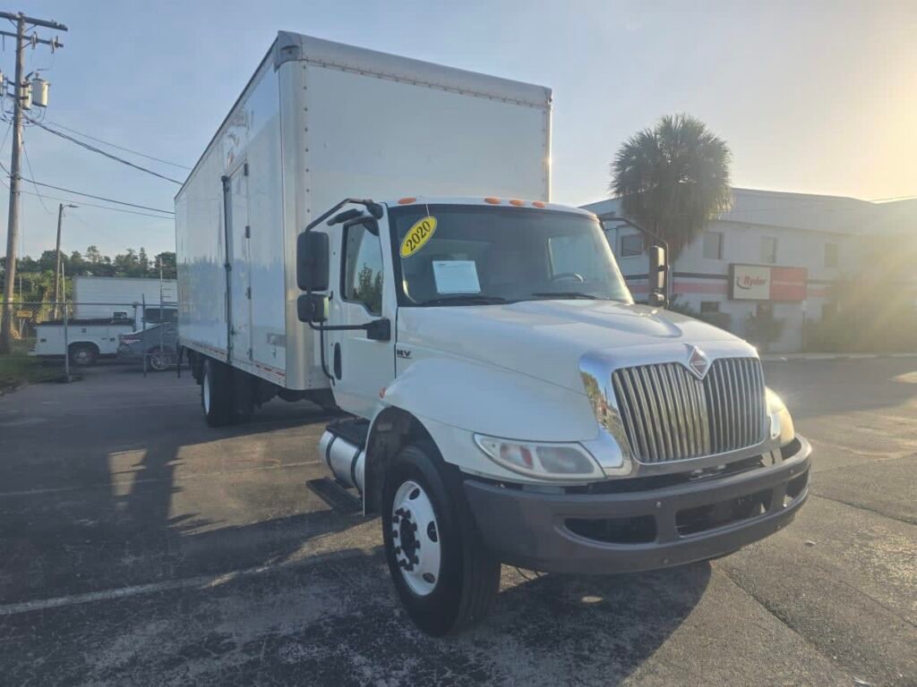 2020 International MV Box Truck