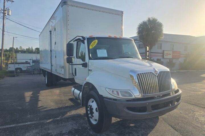 2020 International MV Box Truck