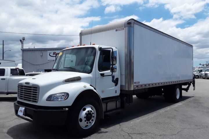 2017 Freightliner M2 106 26 ft Box Truck