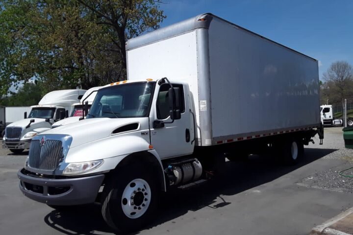 2020 International MV Box Truck