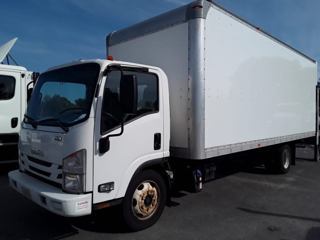 2020 Isuzu NRR 22 ft Box Truck