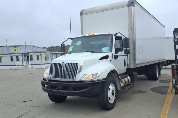 2022 International MV Box Truck