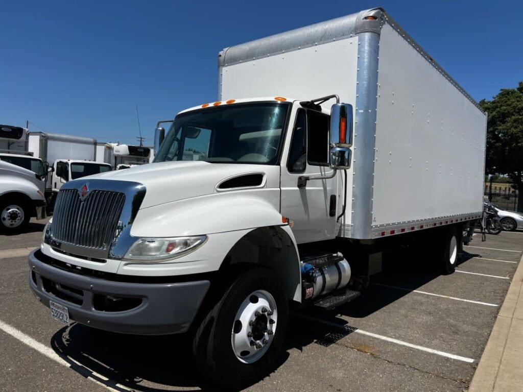 2019 International Durastar 4300 Box Truck