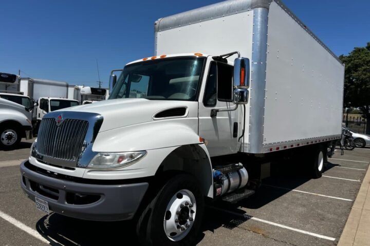 2019 International Durastar 4300 Box Truck