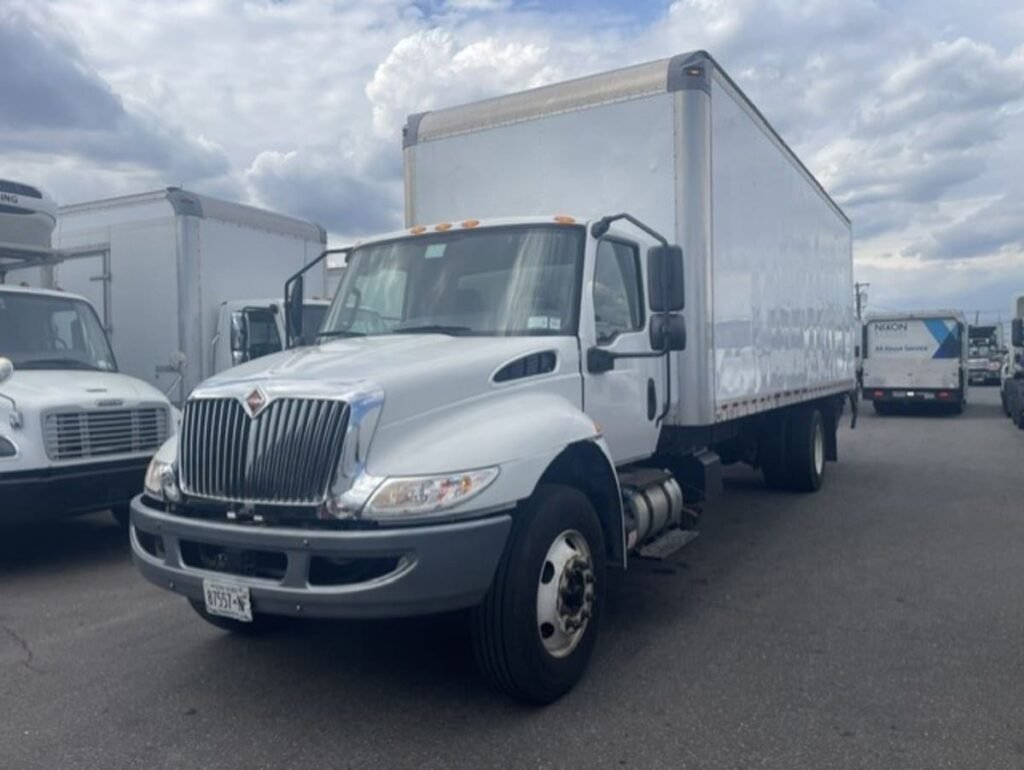 2020 International MV Box Truck