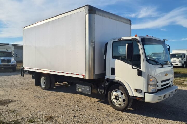 2022 Chevrolet LCF 5500HD 18 ft Box Truck