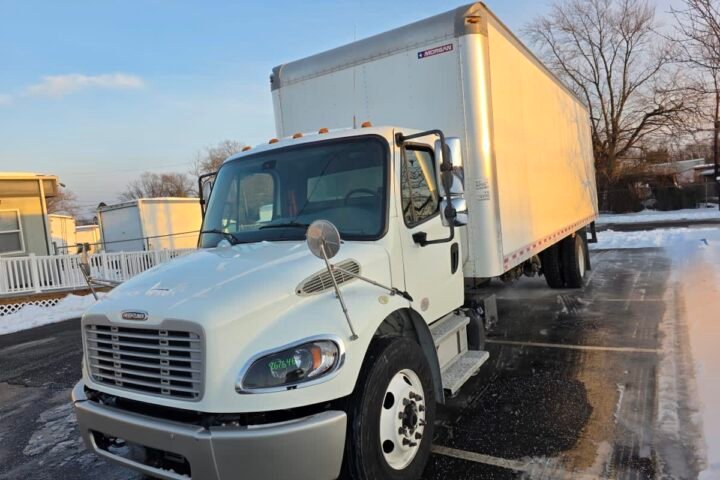 2019 Freightliner M2 106 26 ft Box Truck