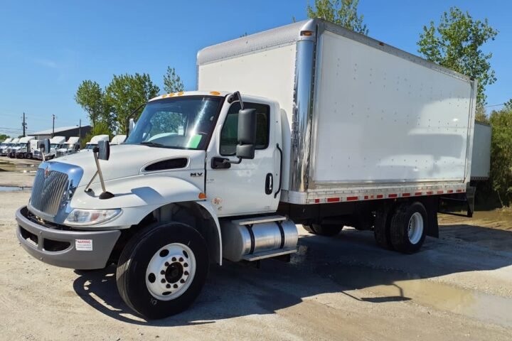 2020 International MV 18 ft Box Truck