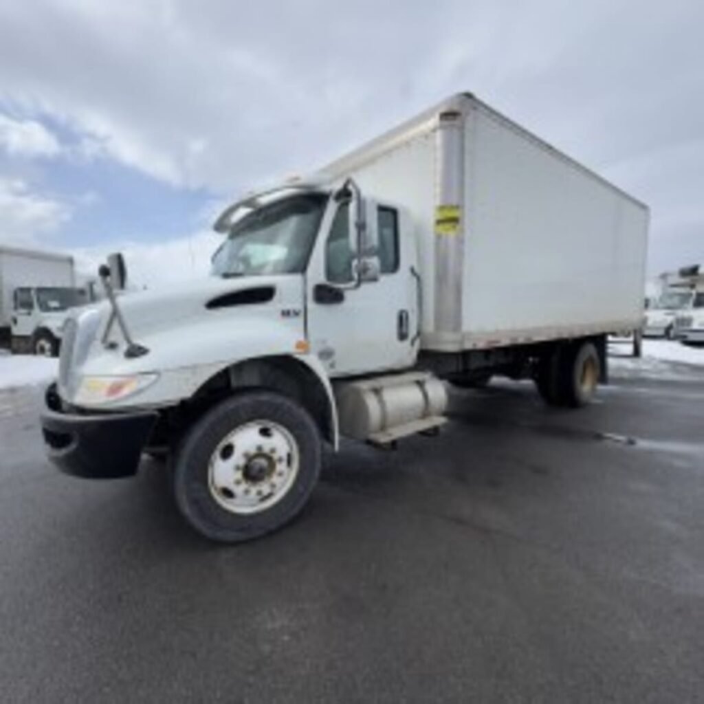 2020 International MV Box Truck