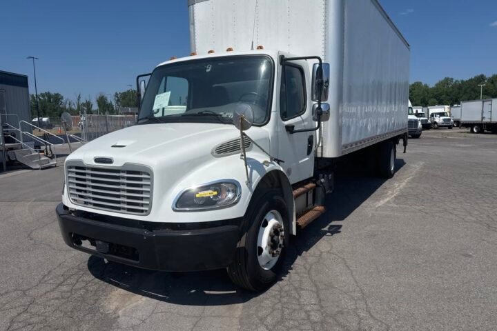 2019 Freightliner M2 106 26 ft Box Truck