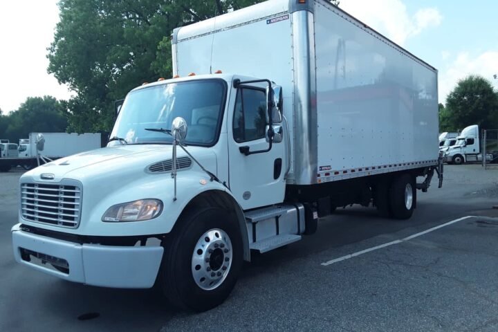 2019 Freightliner M2 106 24 ft Box Truck