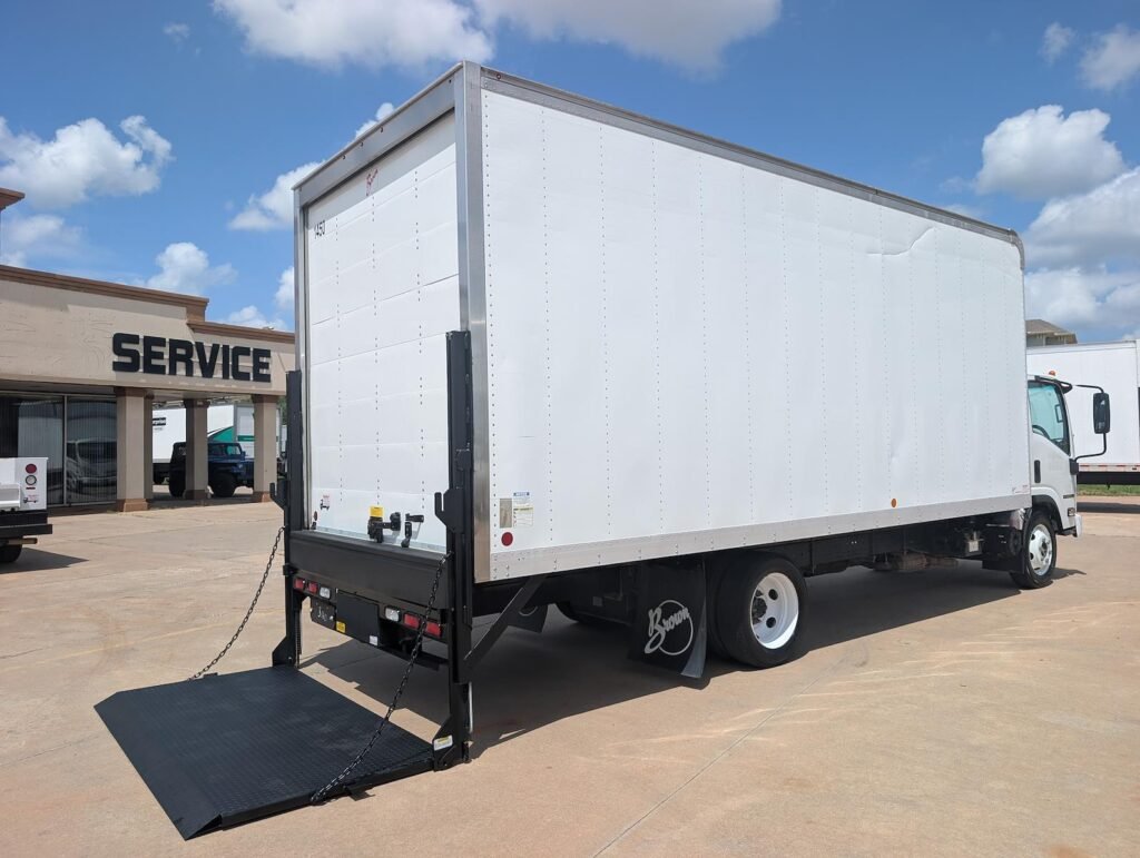 2020 Isuzu NPR-HD 20 ft Box Truck
