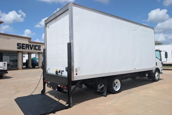2020 Isuzu NPR-HD 20 ft Box Truck