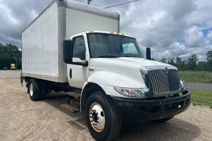 2020 International MV Box Truck