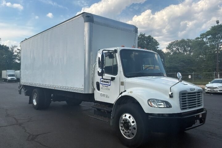 2019 Freightliner M2 106 24 ft Box Truck
