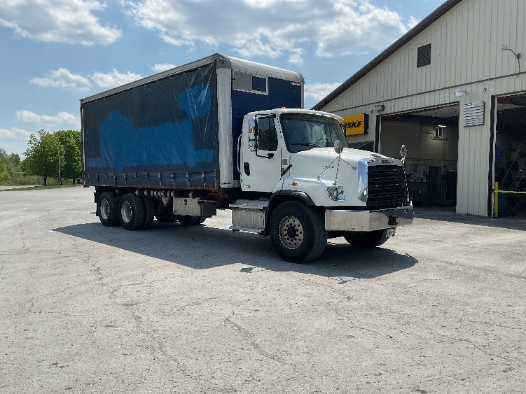 2020 Freightliner 114SD Box Truck
