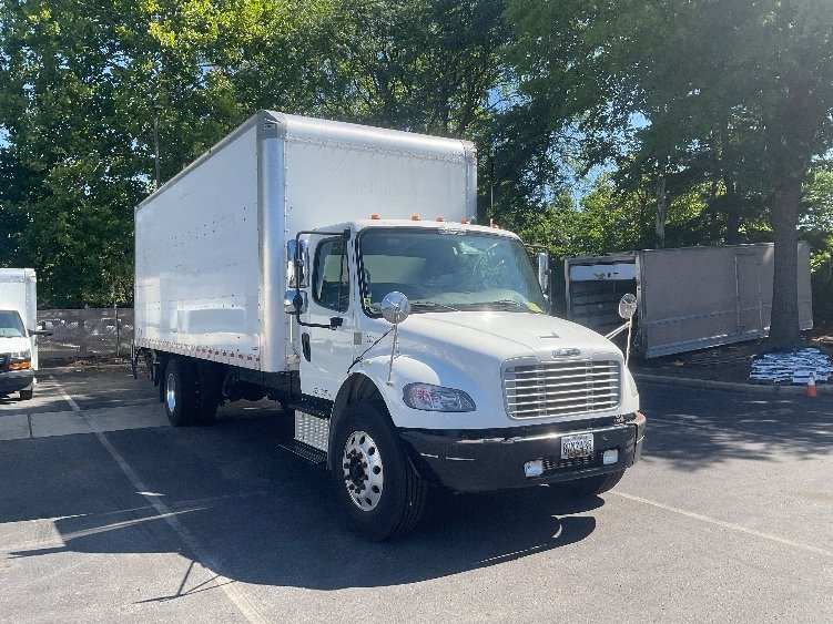 2019 Freightliner M2 106 24 ft Box Truck