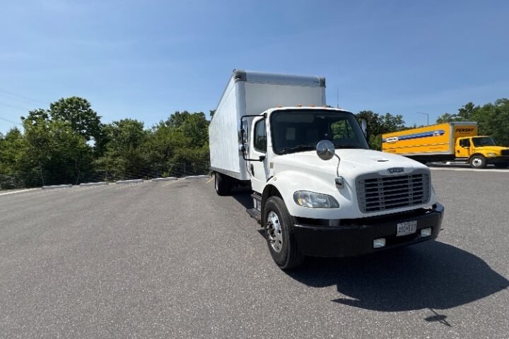 2018 Freightliner M2 106 26 ft Box Truck