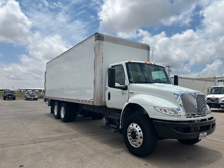 2020 International MV Box Truck