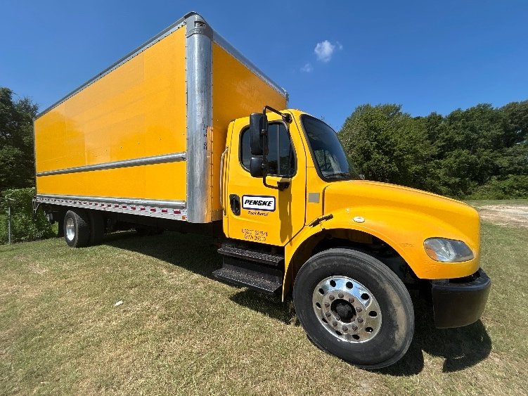 2019 Freightliner M2 106 26 ft Box Truck