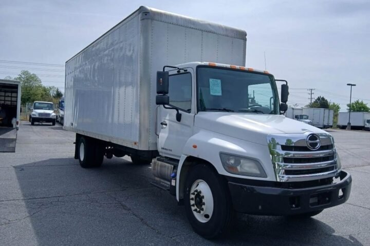 2019 Hino 268A Box Truck