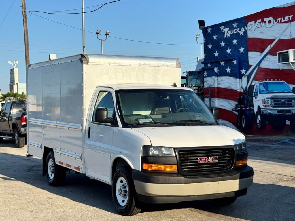 2021 GMC Savana 3500 Box Truck