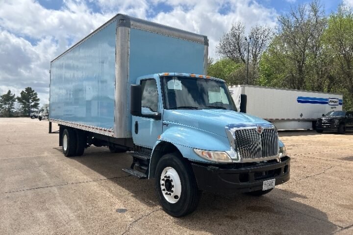 2020 International MV Box Truck